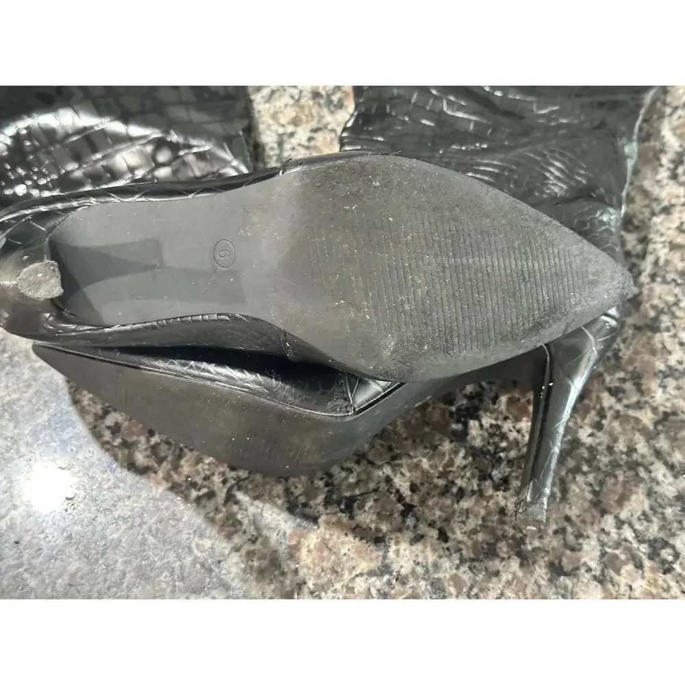 Pointed Toe Faux Snake Skin Heeled Black‎ Boots Size 6